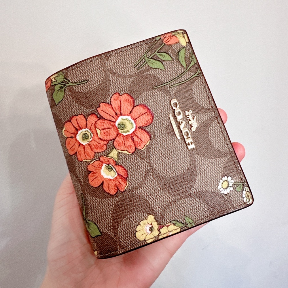 NWT Coach Snap Wallet In Signature Canvas With Floral Print CR939